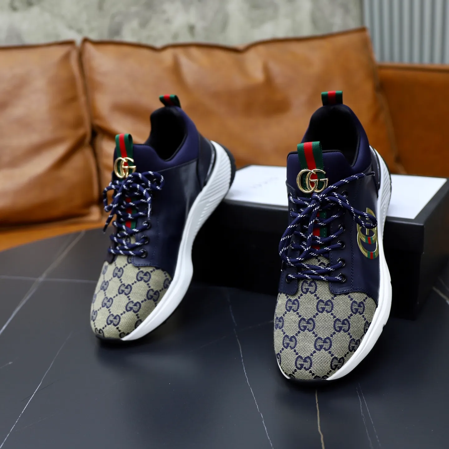 Ex-factory price: 462💰🙅‍♂️🙅‍♂️🙅‍♂️ Brand: GUCCI Standard code: 38-44 (45 customized) Grade: Same as the official website Material: Original material splicing Comfortable and breathable lining Lightweight and wear-resistant sports outsole Style category: Men's fashionable casual shoes Running sneakers Distinguished luxury brand elements Top luxury Color: actual picture color